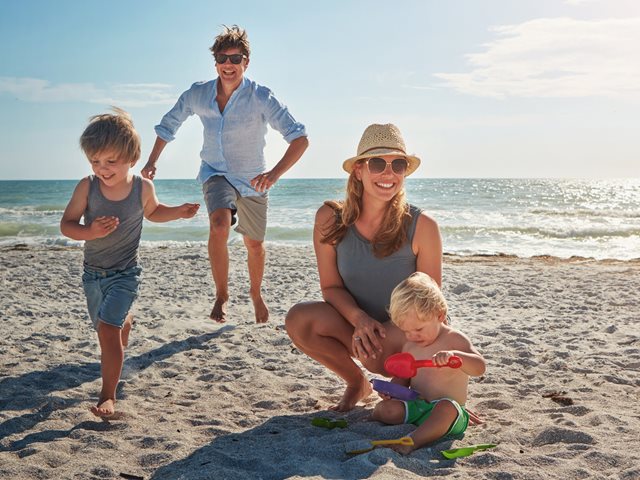 Το λέει η επιστήμη: Τα παιδιά δεν χρειάζονται ακριβές διακοπές για να είναι ευτυχισμένα