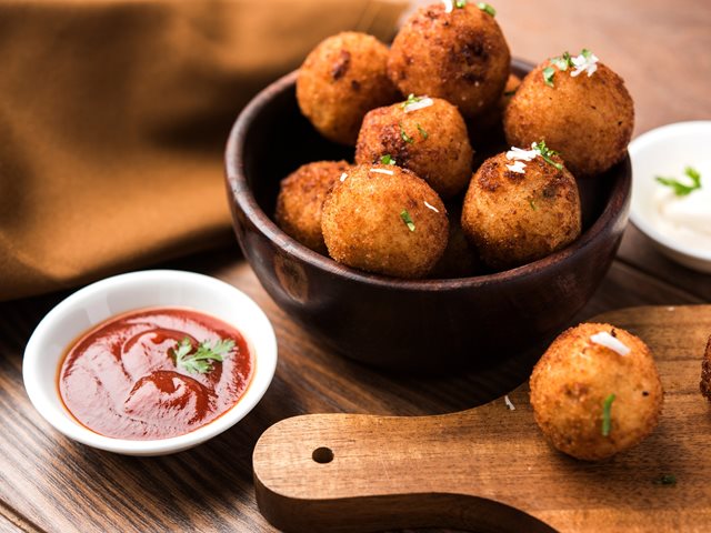 Αφράτες πατατοκροκέτες με τραγανή κρούστα