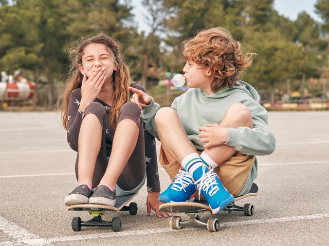 "Τελικά δεν ήξερα τόσο καλά τον γιο μου": Η επιρροή της παρέας στην παιδική ηλικία 6-12 ετών