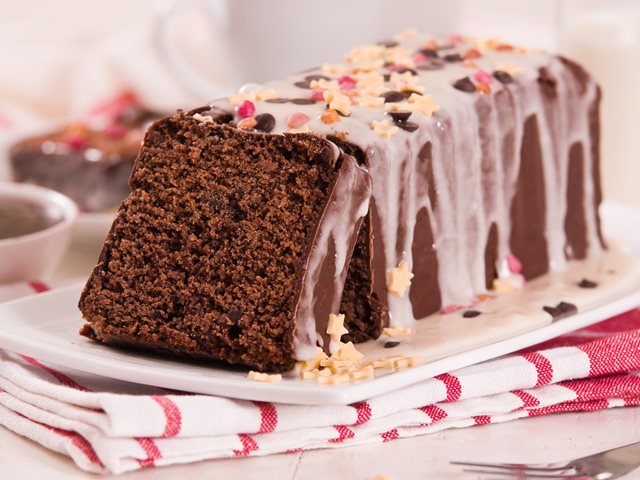 Δεν έχεις χρόνο αλλά θέλεις γλυκό; Φτιάξε ένα σοκολατένιο κέικ με 3 υλικά