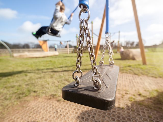 "Γύρισαν φοβισμένα, τρέμοντας": Όσα είπε η γιαγιά των 3 παιδιών που αποπειράθηκε να αρπάξει 40χρονος στην Αιτωλοακαρνανία