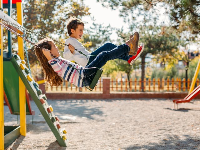 Αυτές είναι οι 16 ανακαινισμένες παιδικές χαρές του Δήμου Αθηναίων