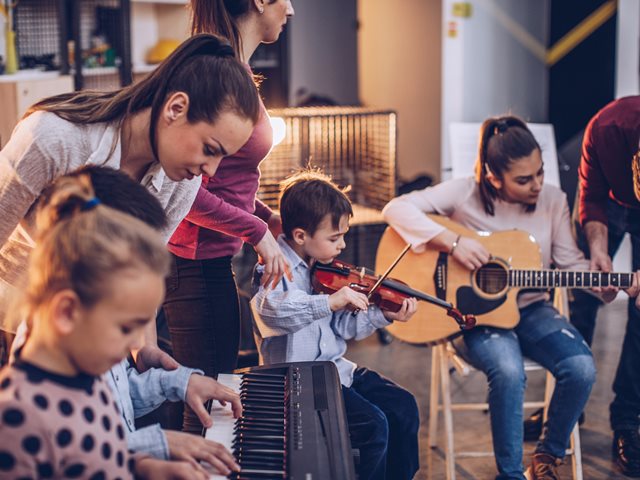 Σ. Ζαχαράκη: "Για πρώτη φορά έπειτα από 17 χρόνια θα αγοραστούν νέα όργανα και εξοπλισμός για τα Μουσικά Σχολεία"