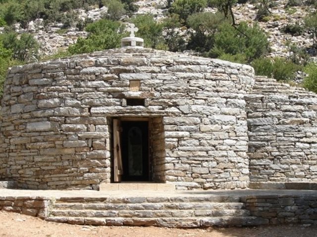 Στις 2 Ιουλίου η μυσταγωγική λειτουργία του Αγίου Υακίνθου στο δάσος του Ψηλορείτη