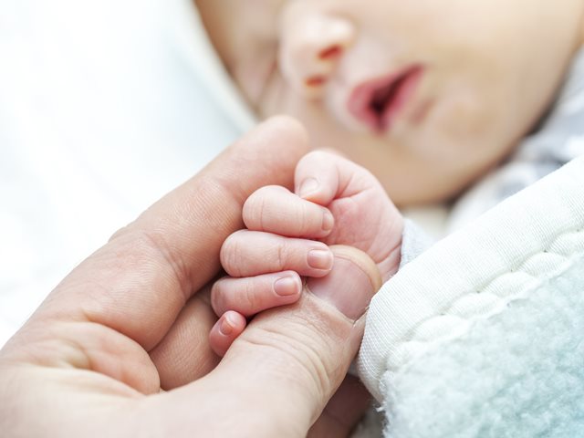 Από τη μάχη με τον καρκίνο στη μητρότητα: Η απίστευτη ιστορία της Ειρήνης Κόκκα