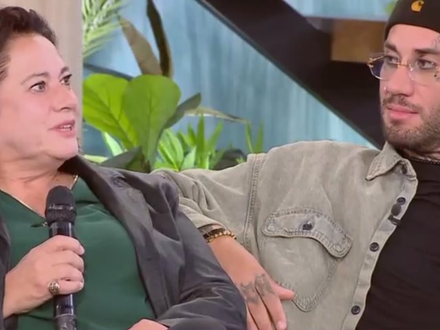 Ο Mente Fuerte σε τηλεοπτική συνέντευξη με την μητέρα του: "Είμαστε πολύ κοντά"