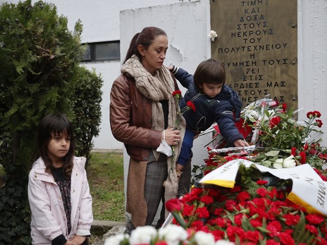 Σεμινάριο στα σχολεία μετά τη γιορτή του Πολυτεχνείου: "Απαράδεκτο" λένε οι εκπαιδευτικοί