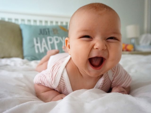 Θηλασμός: Πώς ξέρω ότι το μωρό μου παίρνει αρκετό γάλα;