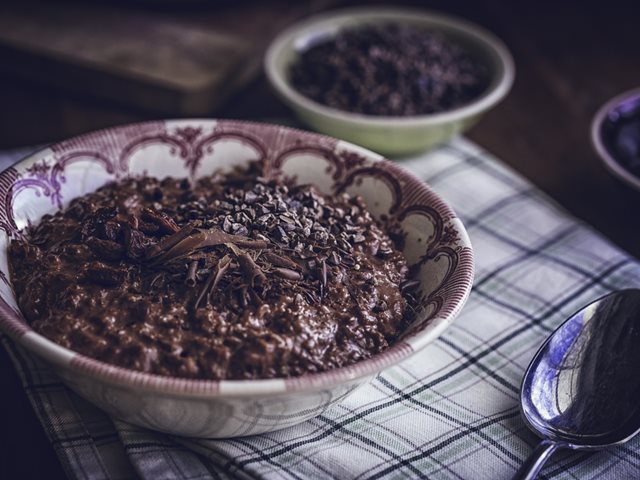 Θεϊκό σοκολατένιο ρυζόγαλο με ελάχιστη ζάχαρη: Η φανταστική συνταγή για γλυκό ψυγείου