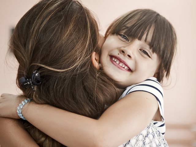 6 σημάδια ότι το παιδί σου μεγαλώνει με την "καλύτερη μαμά του κόσμου!"