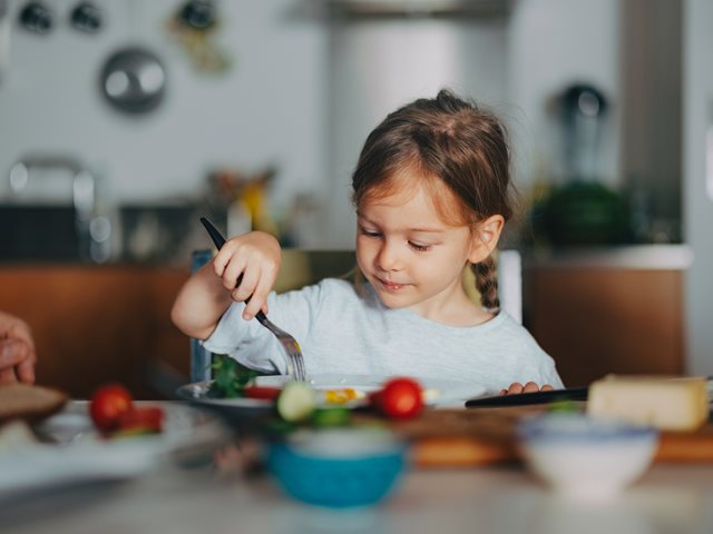 Αρκεί μόνο η διατροφή ή χρειάζεται να δώσω βιταμίνες στο παιδί μου;