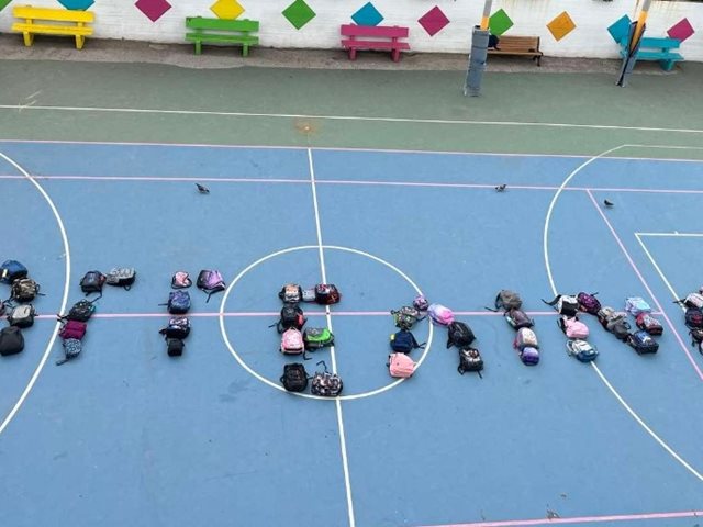 Συγκινούν οι συμμαθητές της Αγγελίνας- O αποχαιρετισμός στο 7χρονο αγγελούδι