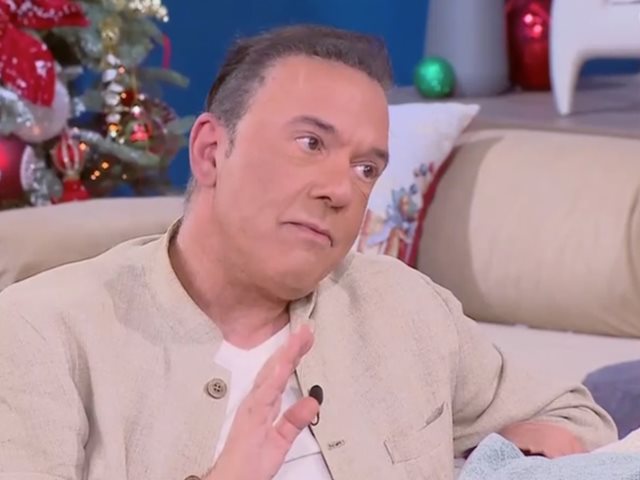 Ποσειδώνας Γιαννόπουλος: "Η μητέρα μου έδειχνε να αποδέχεται τη σεξουαλικότητά μου. Ο πατέρας μου όχι"