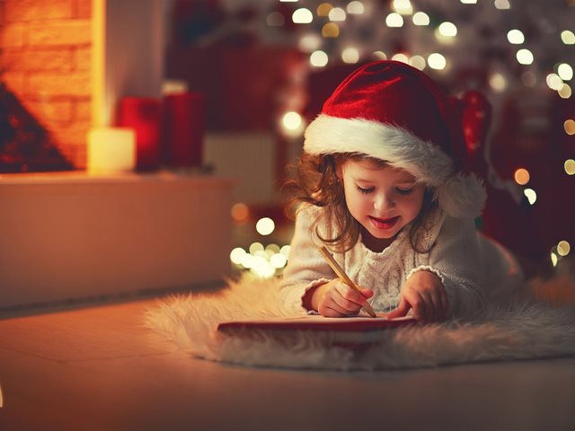 Πότε είναι η σωστή στιγμή να πούμε στα παιδιά την αλήθεια για τον Άγιο Βασίλη;