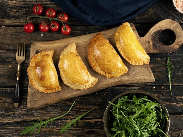 Τυροπιτάκια σε 5 λεπτά...και γίνονται πεντανόστιμα!