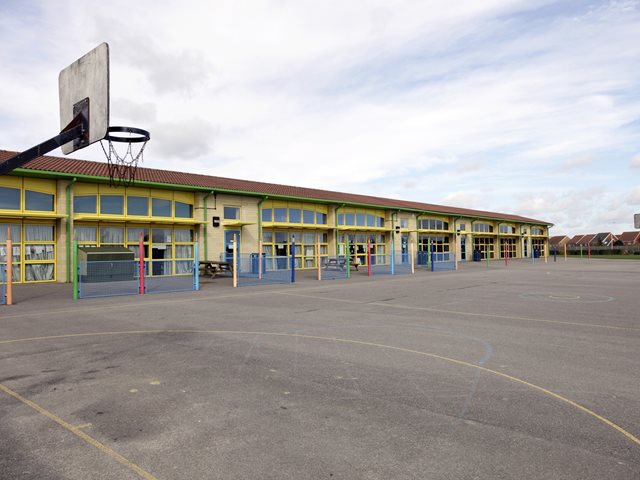 Χωρίς στέγη οι μαθητές του 2ου Ειδικού Σχολείου Θέρμης - Ένα χρόνο και πλέον "στον αέρα" τα παιδιά με αναπηρίες