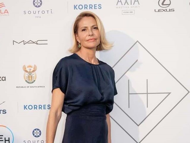 Η Τζένη Μπαλατσινού στην αποφοίτηση του γιου της, Μάξιμου