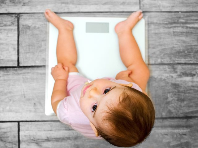 Τα πρότυπα βάρους στην πρώιμη παιδική ηλικία μπορεί να υποδηλώνουν μελλοντική παχυσαρκία