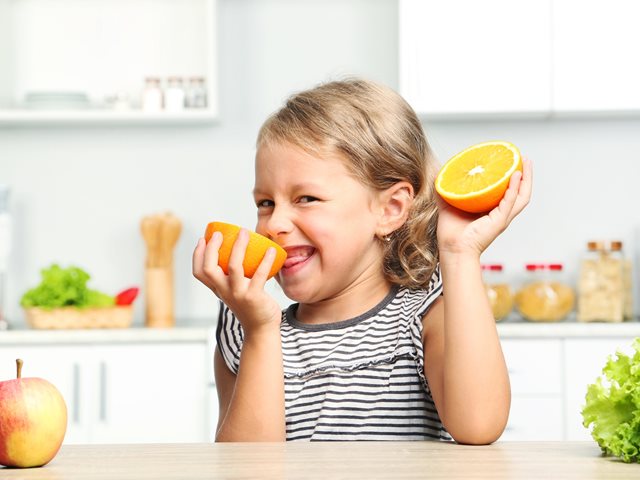 Ποια είναι η καλύτερη ώρα της ημέρας για να φάνε τα παιδιά πορτοκάλι;