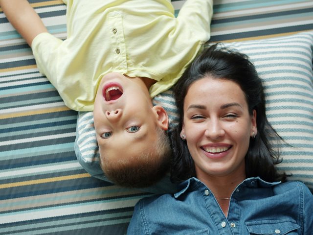 Από το άγχος στη διασκέδαση: Πώς να κάνεις τη γονεϊκότητα πιο παιχνιδιάρικη