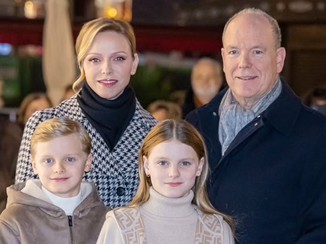 11χρονα fashion icons ο Ζακ και η Γκαμπριέλα του Μονακό - Τα ρούχα που φόρεσαν για το άναμμα του δέντρου στο Πριγκιπάτο έγιναν ανάρπαστα