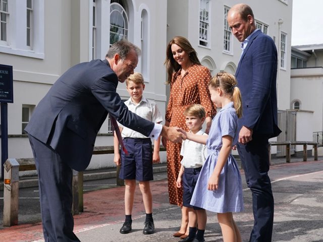 Για ποιον λόγο τα παιδιά της Κέιτ Μίντλετον και του πρίγκιπα Γουίλιαμ δεν χρησιμοποιούν τους βασιλικούς τους τίτλους στο σχολείο;