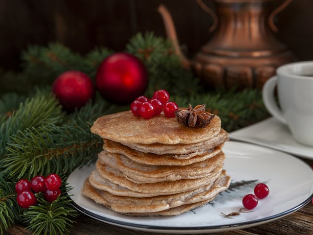 Αφράτα pancakes για πρωινό με λίγα υλικά
