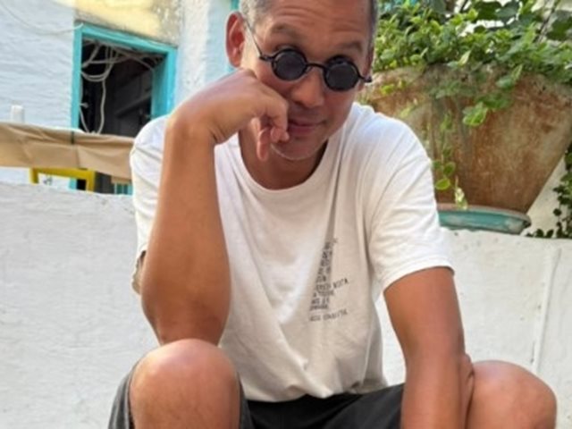 Μεγάλωσαν πολύ! Ο Σωτήρης Κοντιζάς φωτογραφίζει τα τρία παιδιά του στις διακοπές στη Σχοινούσα