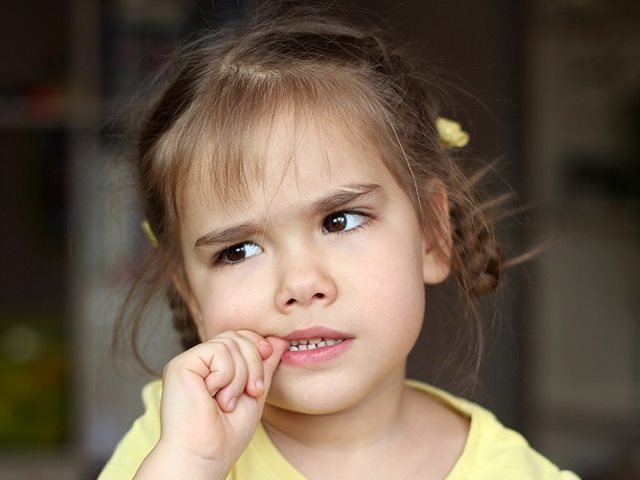 5 αρνητικά συναισθήματα που έχουν τα παιδιά με τελειομανείς γονείς