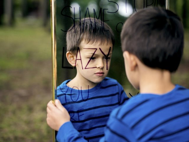 Ένα στα έξι παιδιά στην Ελλάδα αυτοτραυματίζεται- Το πρόγραμμα που στοχεύει στην αντιμετώπιση του φαινομένου