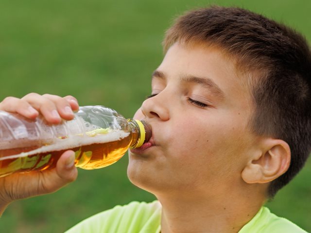 Τα ενεργειακά ποτά θα απαγορευθούν για τα παιδιά κάτω των 16 ετών στην Αγγλία