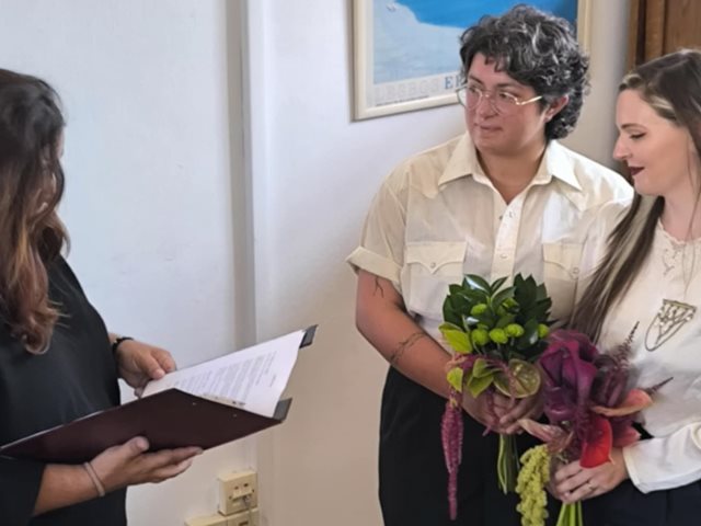 Μυτιλήνη: Τελέσθηκε ο πρώτος πολιτικός γάμος μεταξύ γυναικών