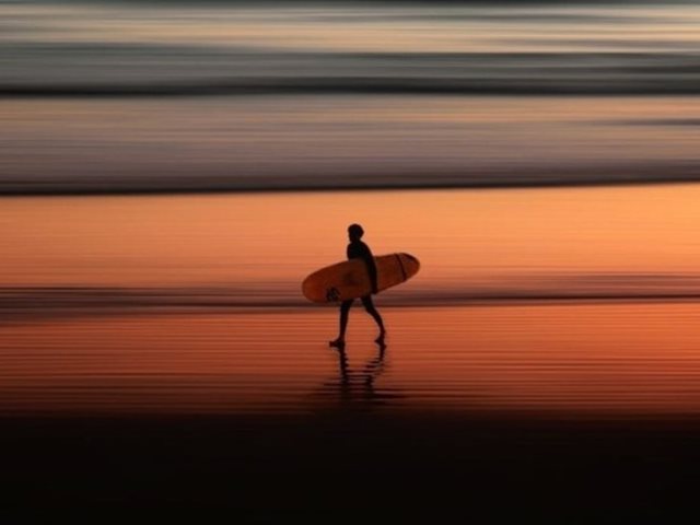 Sun:Set® Beach Party 2025 με τον Αλέξανδρο Χριστόπουλο στο DOT Beach Vibes
