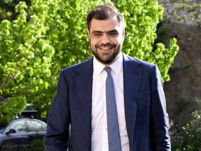 O Παύλος Μαρινάκης σε καλοκαιρινές διακοπές με την οικογένεια του