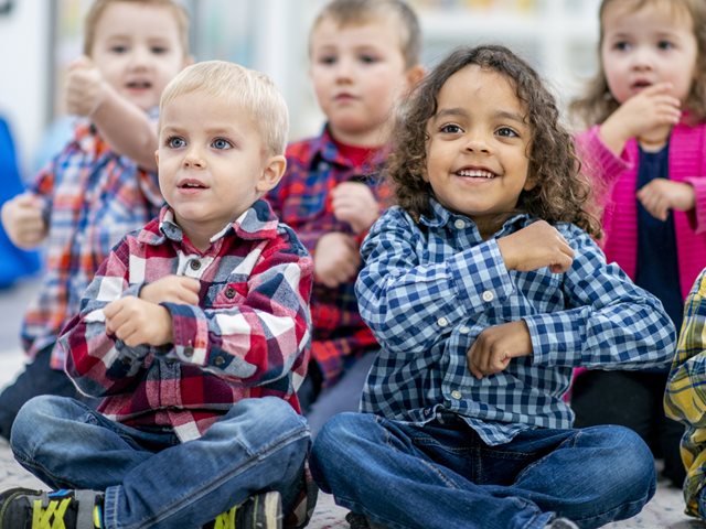 10 τραγούδια του Διονύση Σαββόπουλου που αγαπάνε τα παιδιά