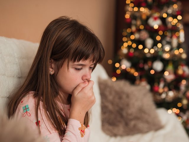 Όσα πρέπει να γνωρίζουν οι γονείς για τη γρίπη που αλλάζει και μεταλλάσσεται διαρκώς