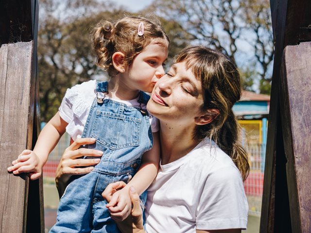 5 κοινές φράσεις που λέμε στα παιδιά όταν συμπεριφέρονται άσχημα και οι θετικές εναλλακτικές τους