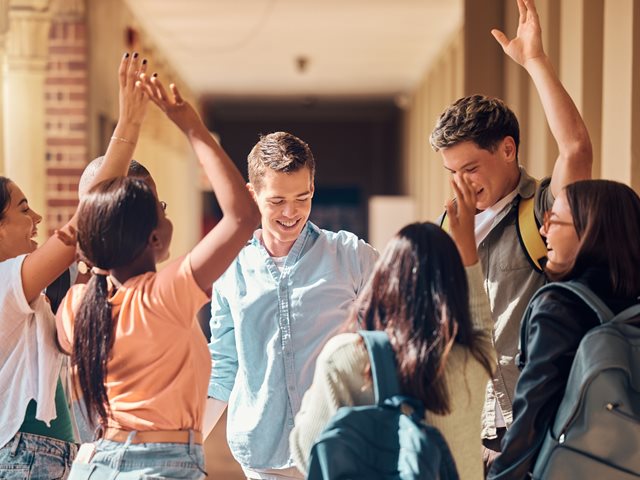 Πανελλήνιες 2025: Οι πρώτες εκτιμήσεις για τις Ελάχιστες Βάσεις Εισαγωγής