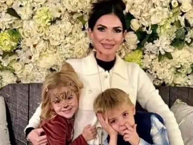 Δεν τη βοήθησε κανείς: Μητέρα σε διάσταση βρέθηκε νεκρή με τα παιδιά της - Θύμα ενδοοικογενειακής βίας από τον πρώην της