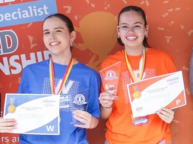 Δυο χρυσά κορίτσια εκπροσωπούν την Ελλάδα στον παγκόσμιο διαγωνισμό πληροφορικής της Microsoft