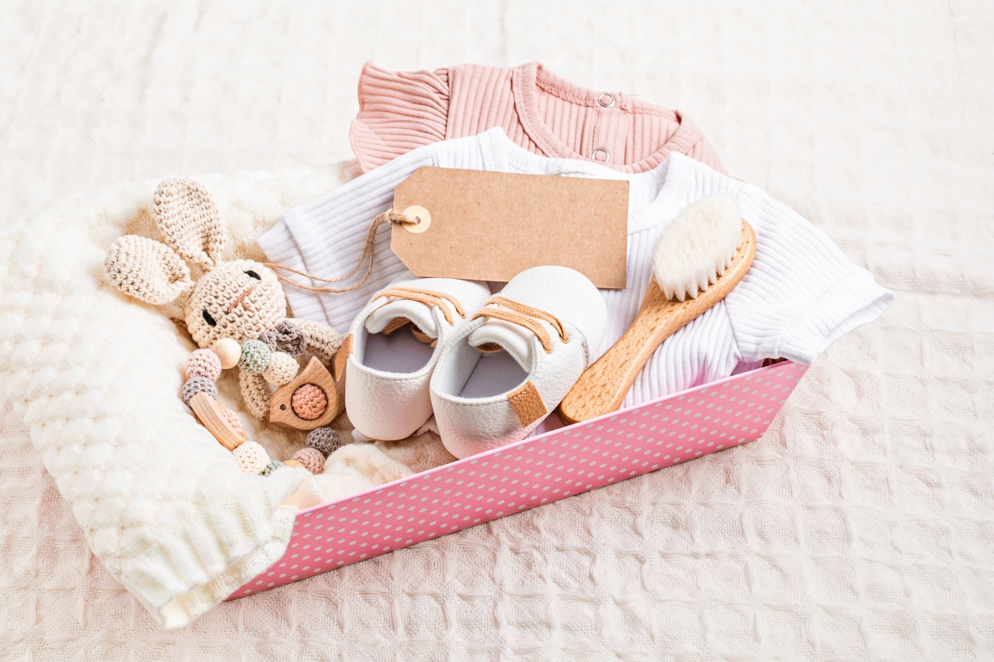 4+4 εξαιρετικά πρακτικά δώρα για baby shower - Για τη μαμά και το νεογέννητο μωρό