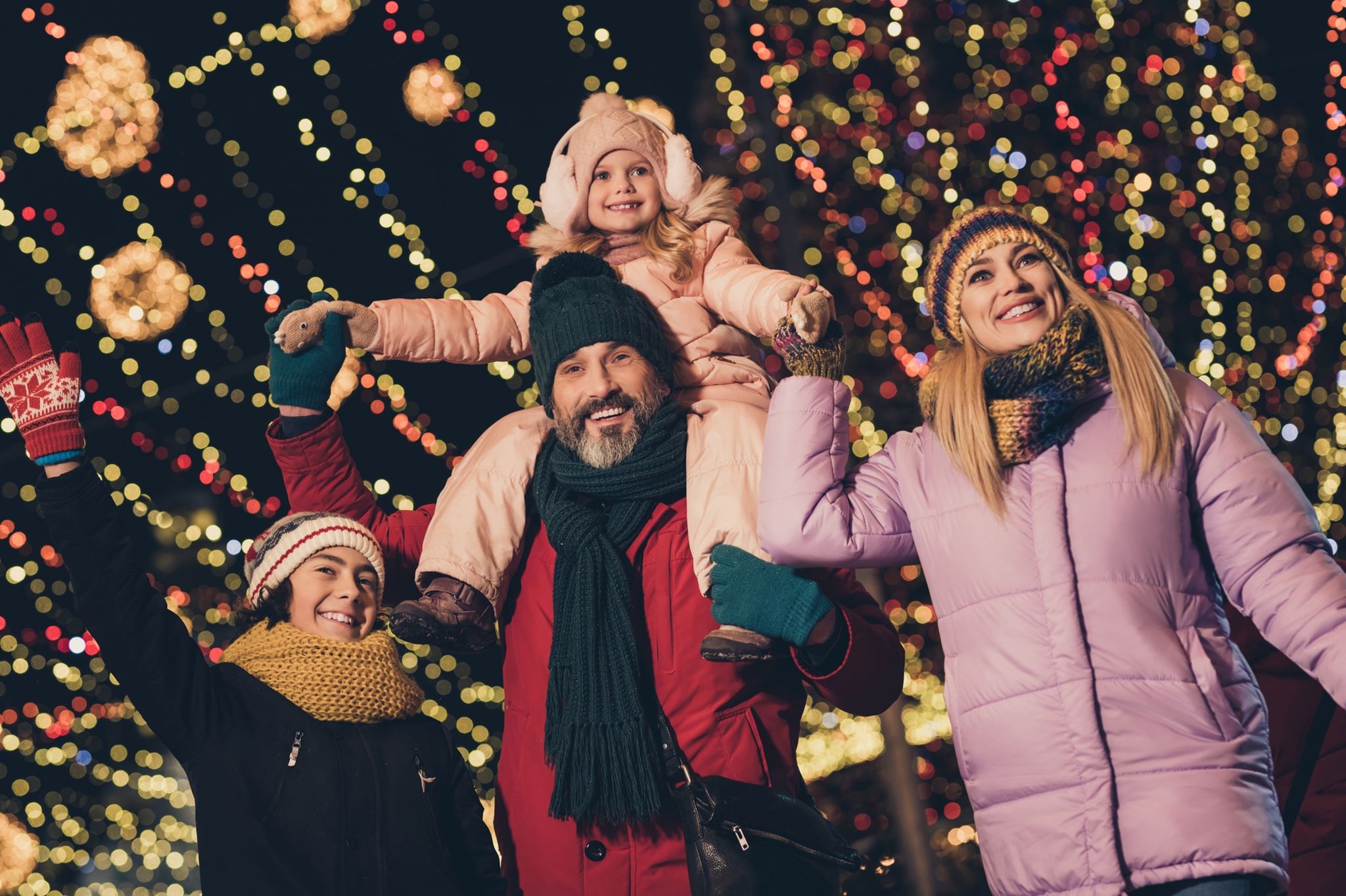 Οι 10 πιο ωραίες βόλτες στη γιορτινή Αθήνα για όλη την οικογένεια