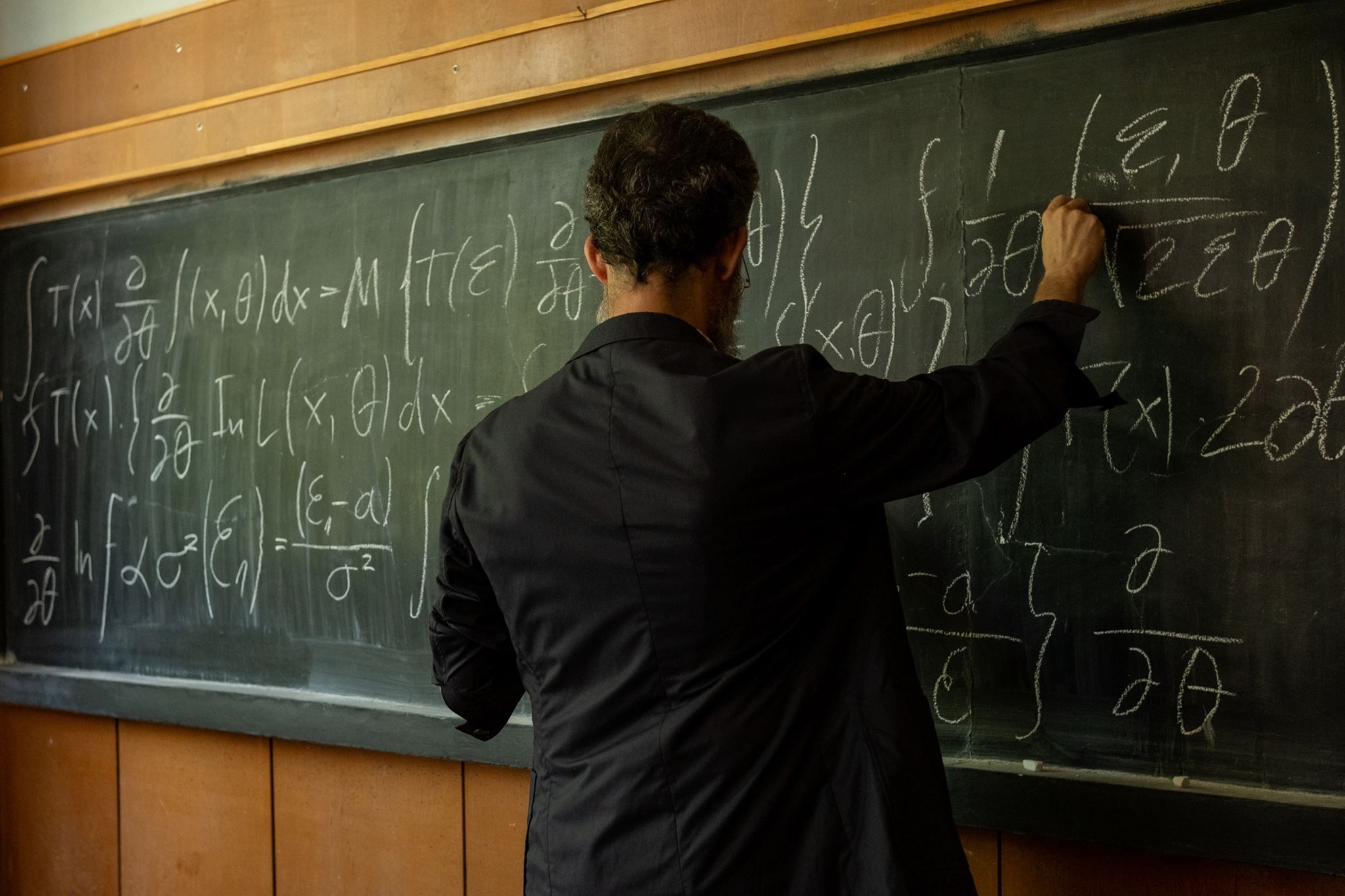 "Ο δάσκαλος δεν διδάσκει με το περίβλημα": H απάντηση στον Μητροπολίτη Δωδώνης μετά τη δημόσια επίπληξη σε εκπαιδευτικό