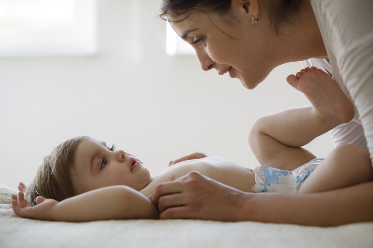 Πώς διδάσκουμε την ασφάλεια, τη συναίνεση και τα όρια στα πολύ μικρά παιδιά;