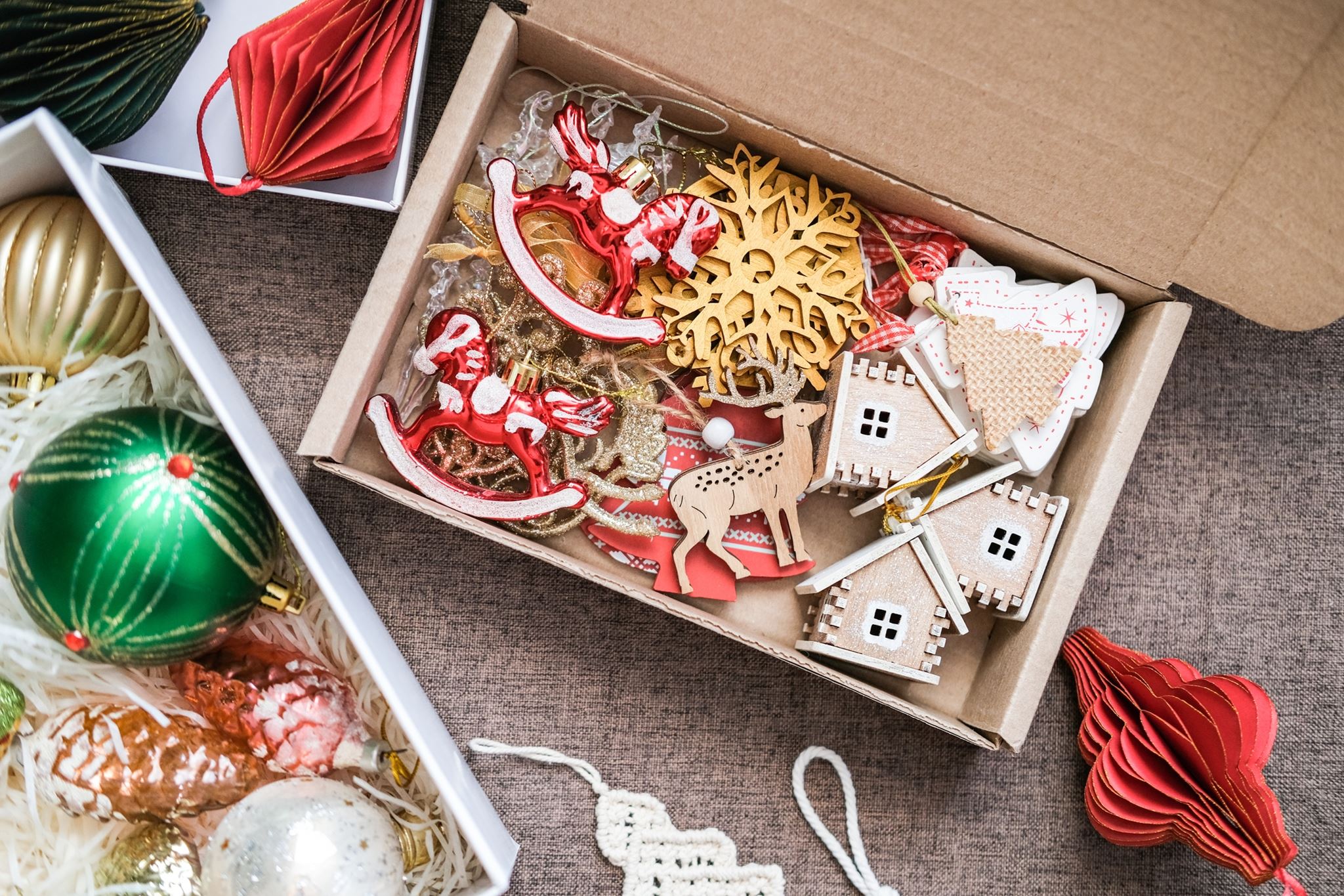 Πώς αποθηκεύονται σωστά τα Χριστουγεννιάτικα στολίδια;