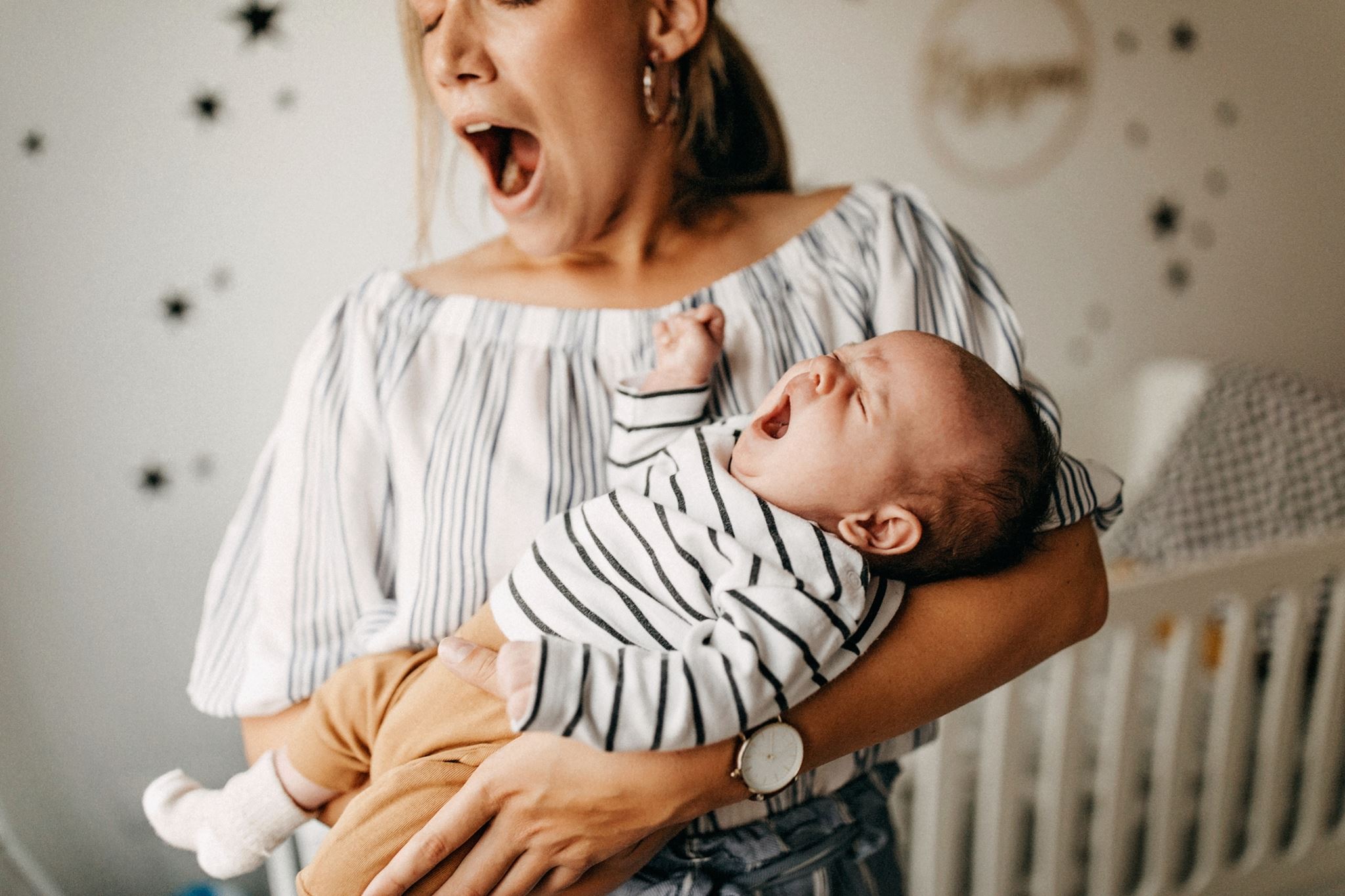 3 σωτήρια tips για τις μαμάδες που δεν κοιμούνται αρκετά το βράδυ