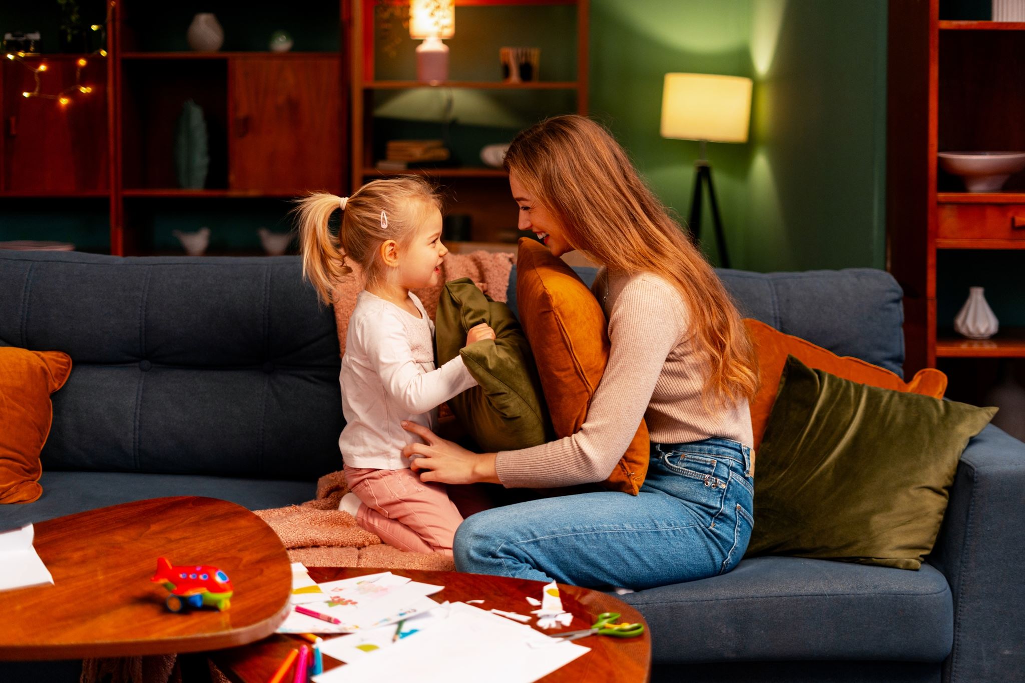 Σαββατοκύριακο με κρύο; 10 παιχνίδια για να παίξεις με τα παιδιά στο σπίτι