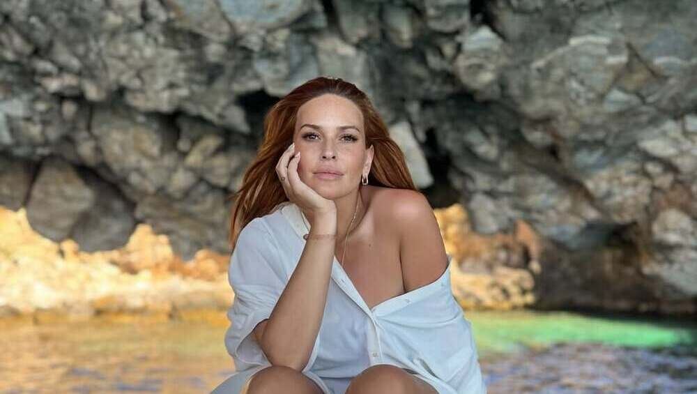 Η Σίσσυ Χρηστίδου στην κουζίνα με τον μικρότερο γιο της, Μιχαήλ Άγγελο