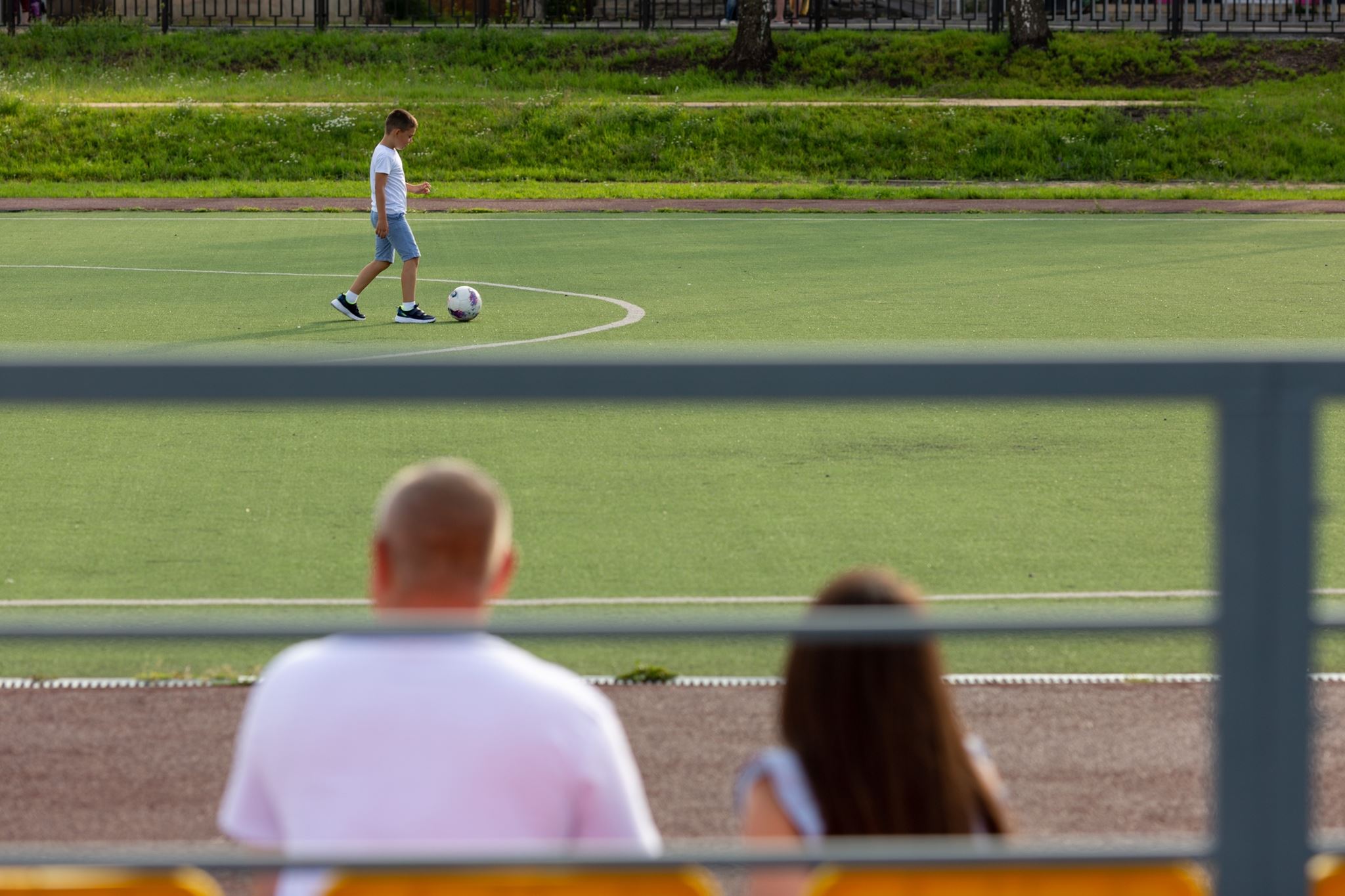 Πατέρας απείλησε με μαχαίρι τον προπονητή του γιου του επειδή δεν τον έβαζε να παίζει