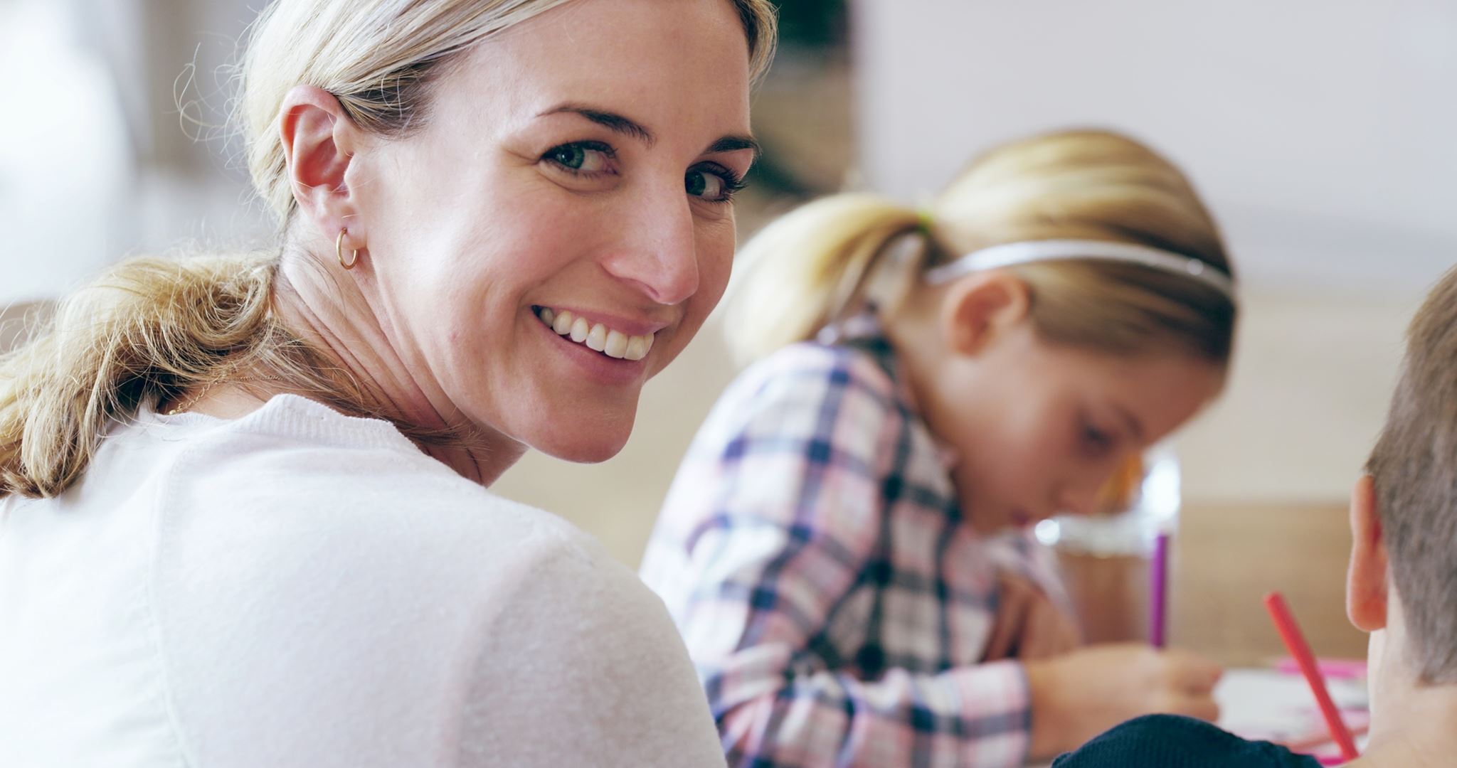 Γονεϊκή σοφία σε 5 λεπτά: 4 αλήθειες που θα σε κάνουν πιο ευτυχισμένο γονιό